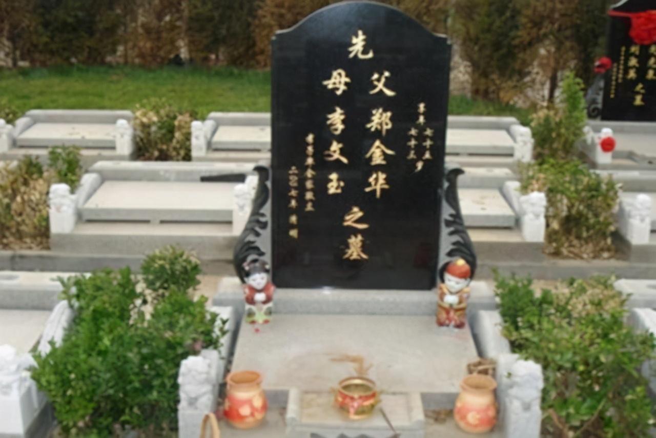 墓碑款式之合葬碑，致敬我们逝去的父母，祭奠他们永恒的爱情_百科TA说