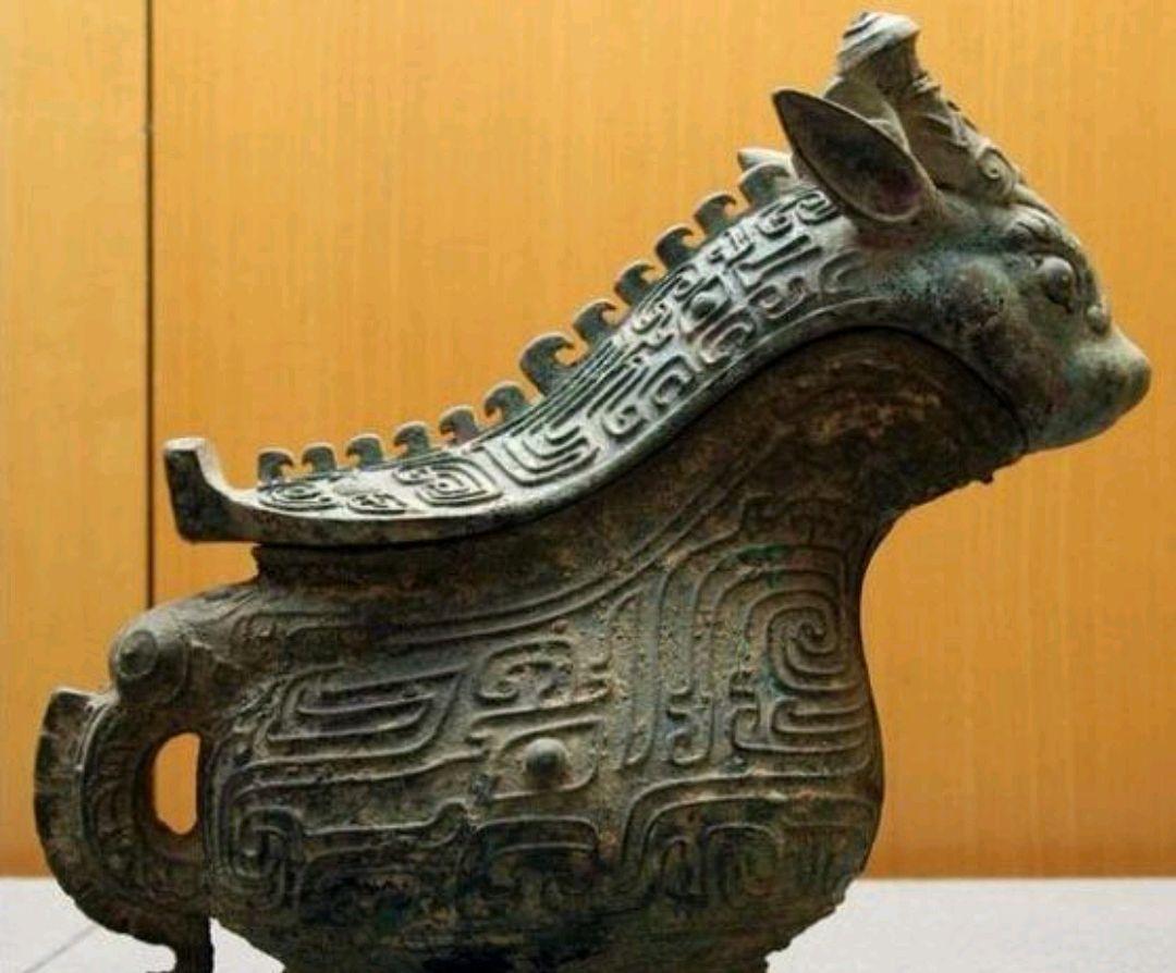 2,觥:读音gōng,古时用兽角做的一种盛酒器皿